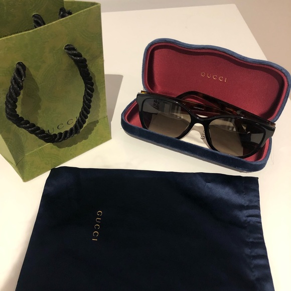 Gucci Sunglasses - Picture 8 of 8